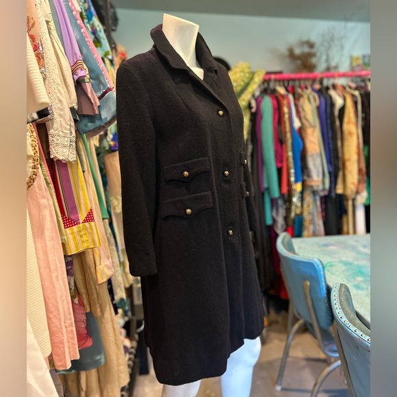 Classic Heavy Vintage Coat - Picture 3 of 8